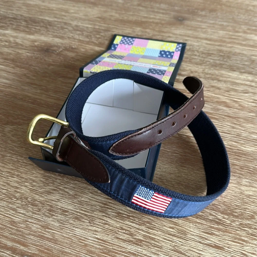 Vineyard Vines Boys’ Leather Trim American Flag Print Canvas Club Belt Size 28